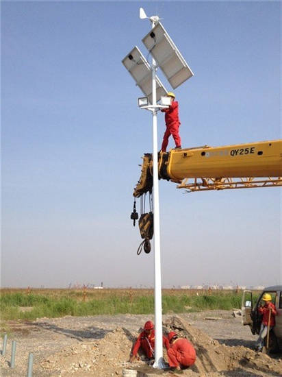 河北冀東油田-風光互補路燈安裝